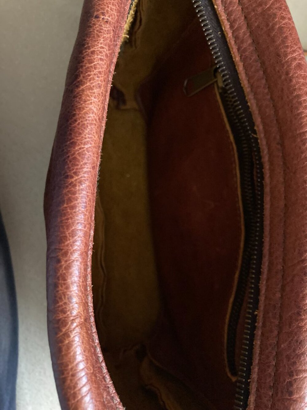 Love 41 Love41 Saddleback Leather London Sling SMALL Bull Dog Tan RARE!!! - Picture 3 of 12